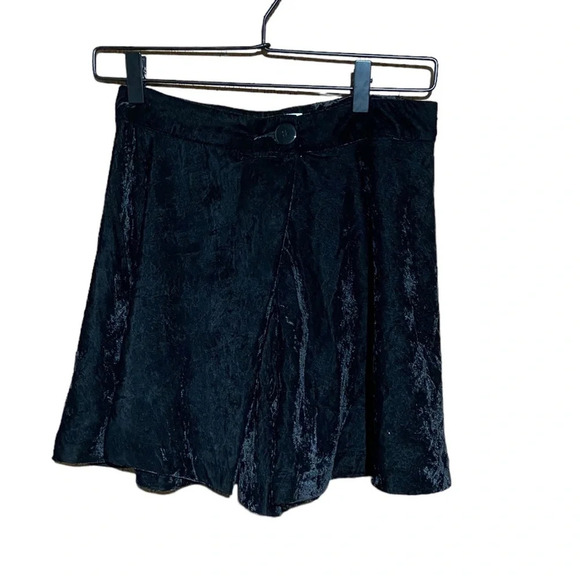 NWT ZARA Velvet High Waisted‎ Black Shorts Size Small - Picture 4 of 5